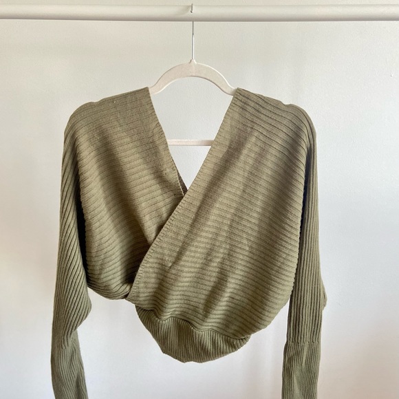 PrettyLittleThing - Khaki Wrap Off the Shoulder Sweater (M) - Picture 4 of 4